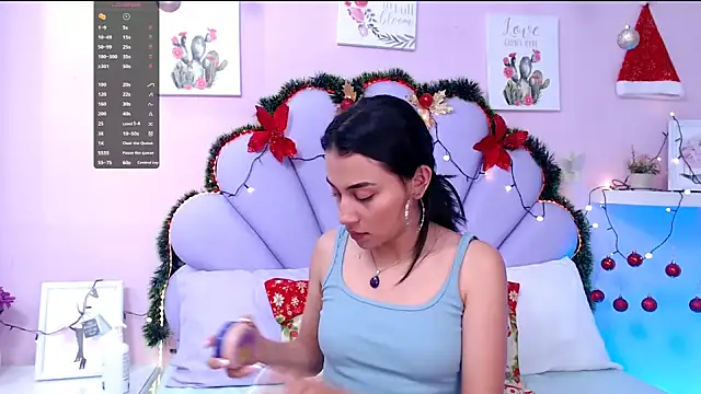 Snapshot of HannaPretthy chatting on December 23, 6:58 pm HannaPretthy online show from December 23, 6:58 pm