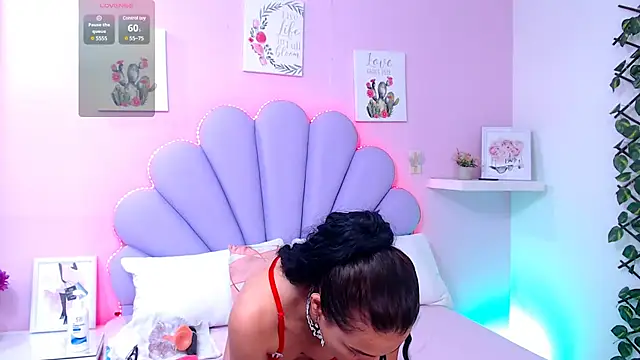 Snapshot of HannaPretthy chatting on January 7, 7:17 pm HannaPretthy online show from January 7, 7:17 pm