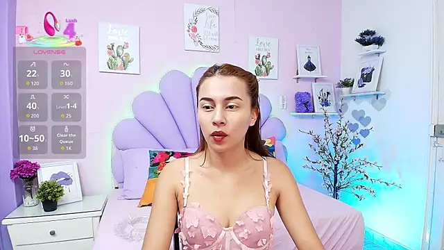 Snapshot of HannaPretthy chatting on September 9, 11:43 am HannaPretthy online show from September 9, 11:43 am