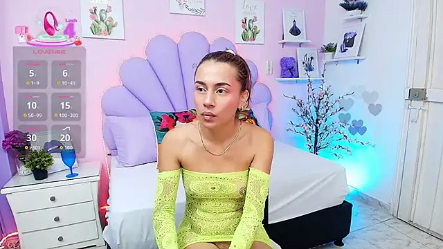 Snapshot of HannaPretthy chatting on September 19, 11:55 am HannaPretthy online show from September 19, 11:55 am