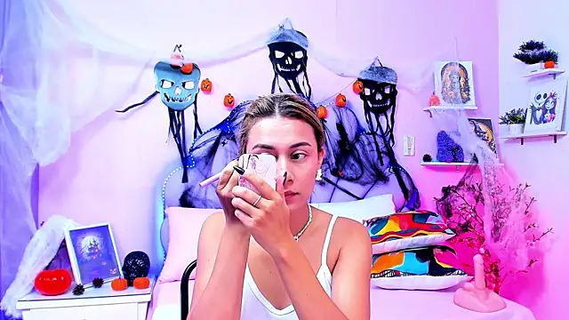 Snapshot of HannaPretthy chatting on October 24, 11:28 am HannaPretthy online show from October 24, 11:28 am