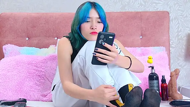 Snapshot of AlliciaKim chatting on September 24, 7:17 pm AlliciaKim online show from September 24, 7:17 pm