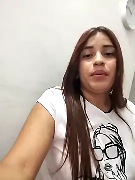 Snapshot of perlita05 chatting on February 18, 2:05 am perlita05 online show from February 18, 2:05 am