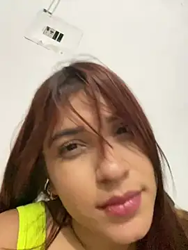 Snapshot of perlita05 chatting on February 25, 2:25 am perlita05 online show from February 25, 2:25 am