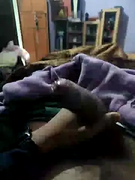 Snapshot of youngbull_21delhi chatting on January 6, 7:52 am youngbull 21delhi online show from January 6, 7:52 am