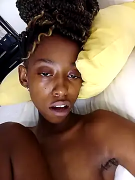 02Boitybaby online show from December 13, 8:09 am