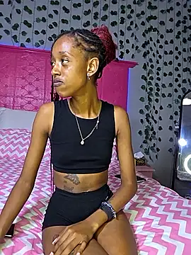 Snapshot of 02Boitybaby chatting on June 2, 8:33 pm 02Boitybaby online show from June 2, 8:33 pm