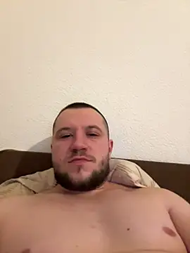 Snapshot of klydick chatting on December 24, 12:11 am klydick online show from December 24, 12:11 am