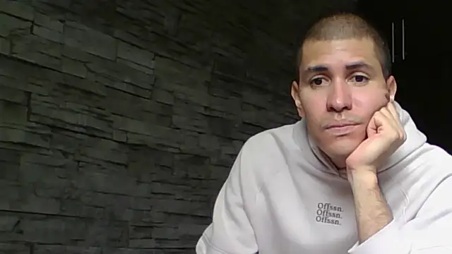 Snapshot of Sexylatin64 chatting on June 9, 3:12 pm Sexylatin64 online show from June 9, 3:12 pm