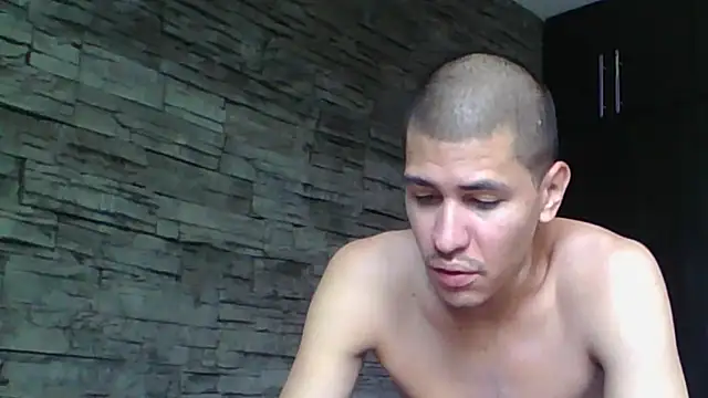 Snapshot of Sexylatin64 chatting on July 3, 3:29 pm Sexylatin64 online show from July 3, 3:29 pm