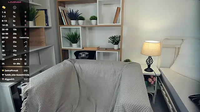 Snapshot of MichelleeRossf chatting on February 6, 9:43 am MichelleeRossf online show from February 6, 9:43 am