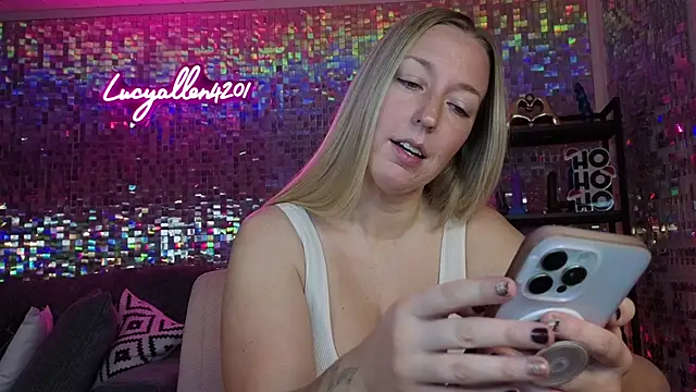 lucyallen4201 online show from November 21, 11:42 am