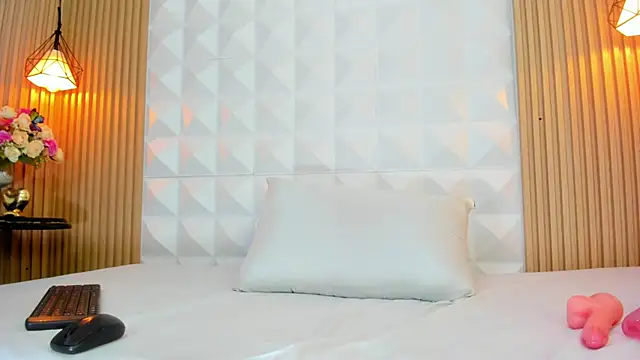 Melanieharriso  online show from February 27, 1:16 am