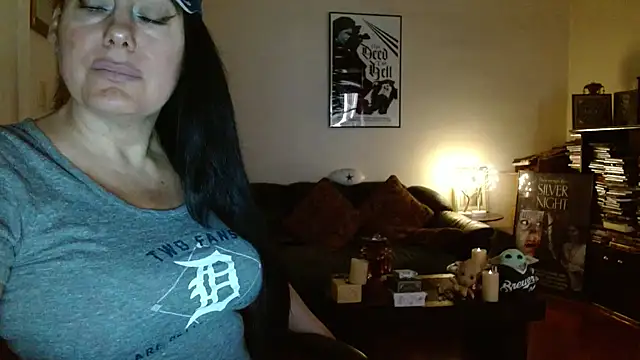 mandaloriangirls online show from October 10, 6:07 pm