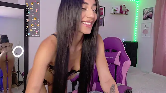 Snapshot of JulietaCheerr chatting on April 13, 1:38 pm JulietaCheerr online show from April 13, 1:38 pm