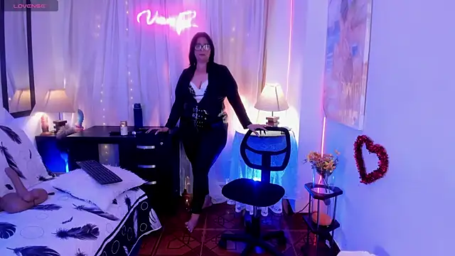 Venus R0se online show from July 1, 9:58 pm