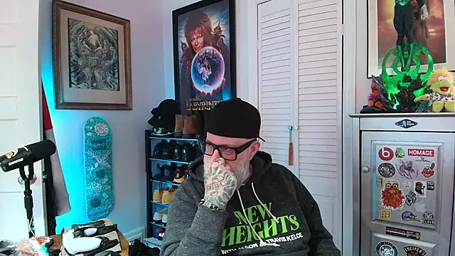 Snapshot of fillingyourthroat2 chatting on October 17, 4:31 pm fillingyourthroat2 online show from October 17, 4:31 pm