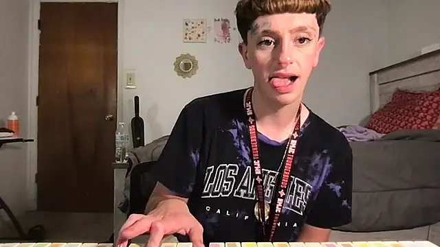 twentywithafelonyy online show from September 25, 7:23 am