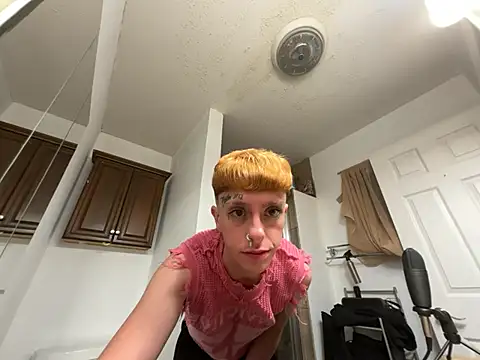 twentywithafelonyy online show from February 13, 10:22 am