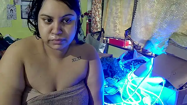 Snapshot of GoddessLorenaTheeSiren chatting on January 20, 7:25 am GoddessLorenaTheeSiren online show from January 20, 7:25 am