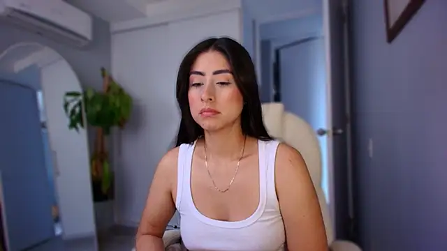 auroracaruso11 online show from October 4, 8:18 pm