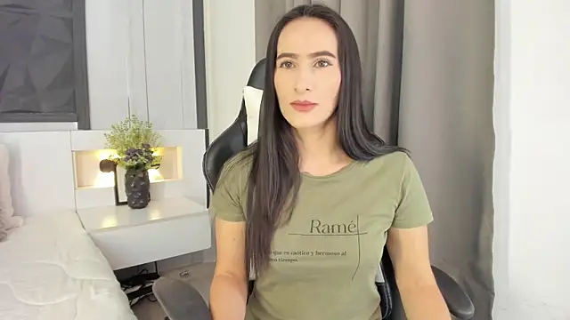 SaraGomez1 online show from October 3, 2:14 pm