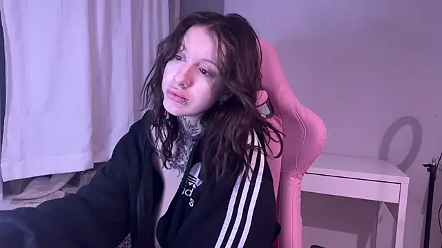 Snapshot of moundliicht1 chatting on April 5, 7:44 pm moundliicht1 online show from April 5, 7:44 pm