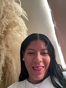 Snapshot of NiaBlanco chatting on April 5, 7:11 pm NiaBlanco online show from April 5, 7:11 pm