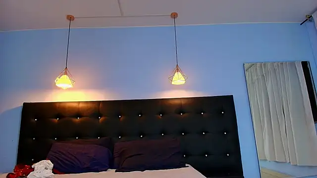 Snapshot of Lobo_17_ chatting on December 22, 6:39 am Lobo 17 online show from December 22, 6:39 am