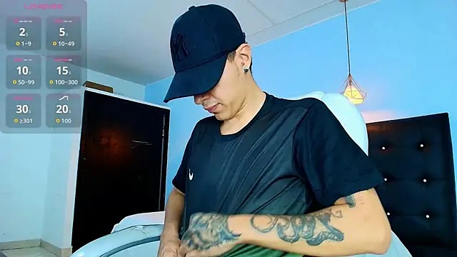 Snapshot of Lobo_17_ chatting on September 24, 3:54 am Lobo 17 online show from September 24, 3:54 am