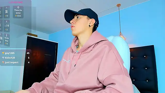 Snapshot of Lobo_17_ chatting on October 1, 3:45 am Lobo 17 online show from October 1, 3:45 am