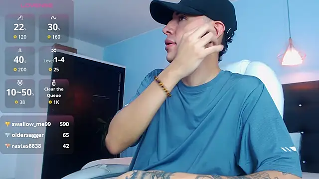 Snapshot of Lobo_17_ chatting on October 11, 3:39 am Lobo 17 online show from October 11, 3:39 am