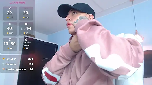 Snapshot of Lobo_17_ chatting on October 15, 3:39 am Lobo 17 online show from October 15, 3:39 am