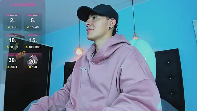 Snapshot of Lobo_17_ chatting on November 5, 3:50 am Lobo 17 online show from November 5, 3:50 am