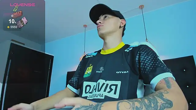 Lobo 17  online show from November 9, 3:49 am