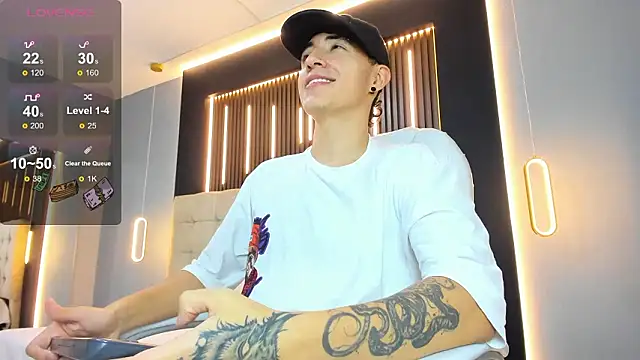 Lobo 17  online show from March 22, 3:43 am