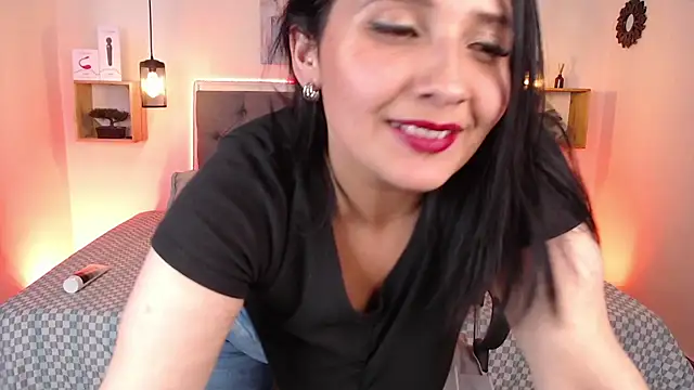 emily leinner online show from December 15, 8:58 pm
