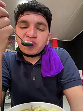 Snapshot of Danielbluestar chatting on June 16, 7:49 pm Danielbluestar online show from June 16, 7:49 pm