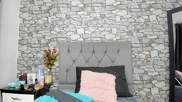 Snapshot of your_angel7 chatting on September 20, 2:34 am your angel7 online show from September 20, 2:34 am
