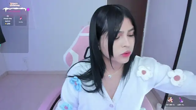 misshoneyxxx online show from December 14, 2:34 am