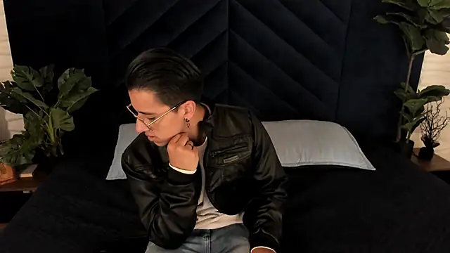 Snapshot of Andy_Joy_ chatting on October 8, 11:08 am Andy Joy online show from October 8, 11:08 am