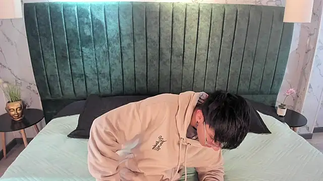 Snapshot of Andy_Joy_ chatting on October 9, 11:30 am Andy Joy online show from October 9, 11:30 am