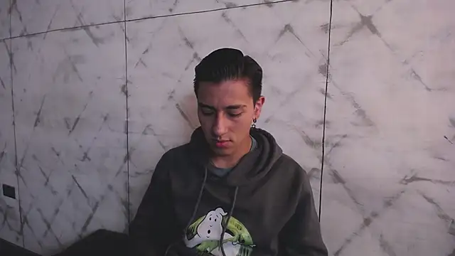 Snapshot of Andy_Joy_ chatting on October 12, 11:20 am Andy Joy online show from October 12, 11:20 am