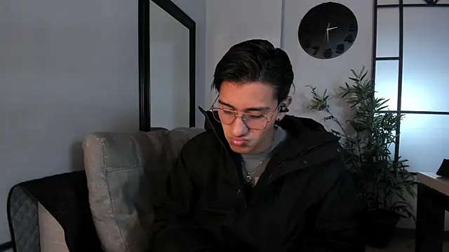 Snapshot of Andy_Joy_ chatting on October 17, 10:29 am Andy Joy online show from October 17, 10:29 am