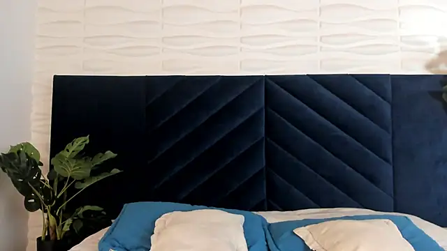 Snapshot of Andy_Joy_ chatting on October 18, 11:00 am Andy Joy online show from October 18, 11:00 am