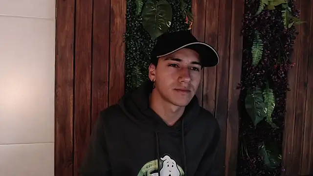 Snapshot of Andy_Joy_ chatting on October 19, 10:16 am Andy Joy online show from October 19, 10:16 am