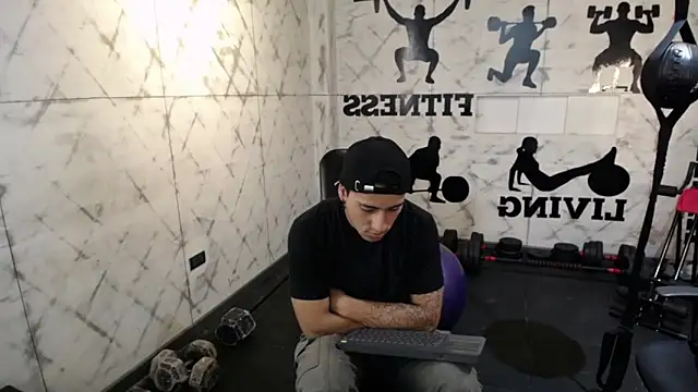 Snapshot of Andy_Joy_ chatting on October 21, 11:11 am Andy Joy online show from October 21, 11:11 am