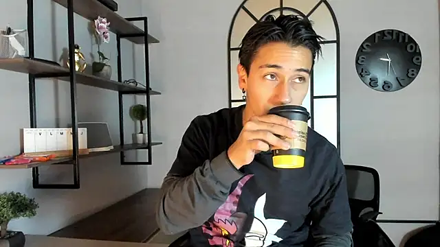 Snapshot of Andy_Joy_ chatting on October 23, 11:31 am Andy Joy online show from October 23, 11:31 am