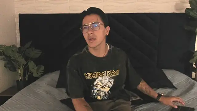 Snapshot of Andy_Joy_ chatting on October 27, 11:36 am Andy Joy online show from October 27, 11:36 am