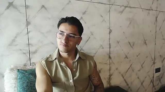 Snapshot of Andy_Joy_ chatting on October 30, 10:38 am Andy Joy online show from October 30, 10:38 am